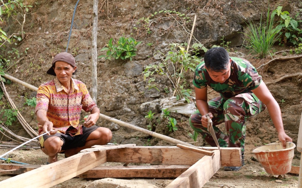 Kusen Jendela Mulai Dibuat, Rumah Kijo di Watuduwur Makin Dekat Jadi Hunian Layak