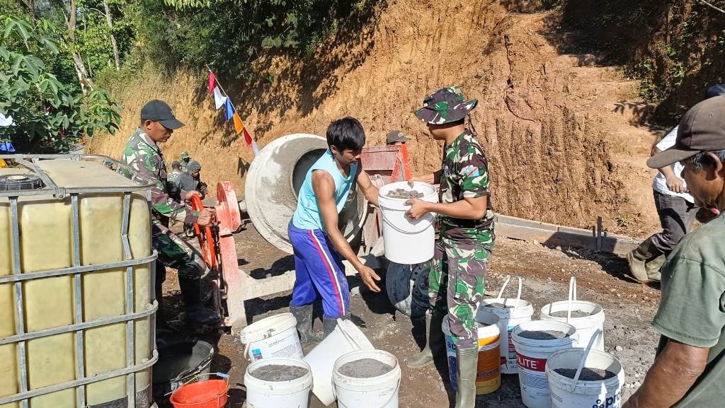 Satgas TMMD Kodim 0708 Purworejo Bersama Warga Percepat Sasaran Fisik Jalan