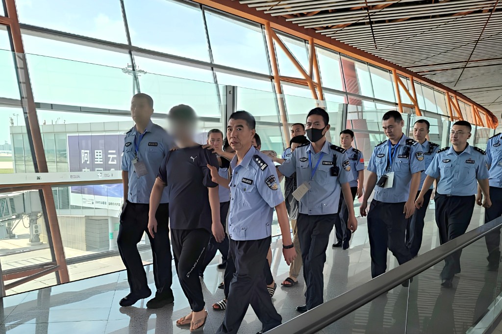 Love Scamming Terbongkar di Semarang, Empat WN Tiongkok Dipulangkan